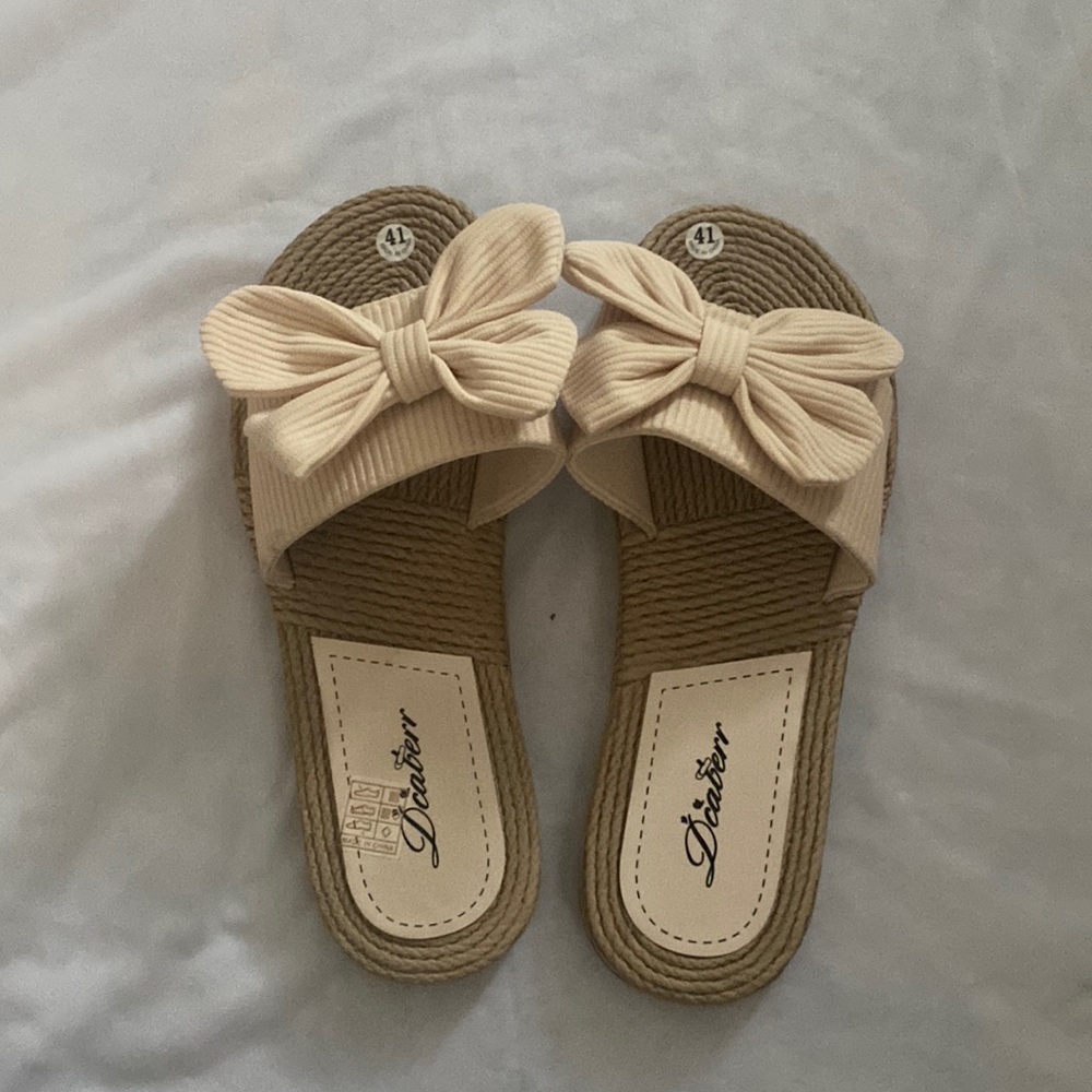 Women’s bow slides